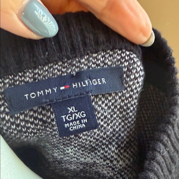 Tommy Hilfiger Elegant Snowflake Patterned Women's SweaterXL - Picture 2 of 6